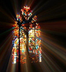 light-rays-through-stained-glass_-y-ubebzh__M0000